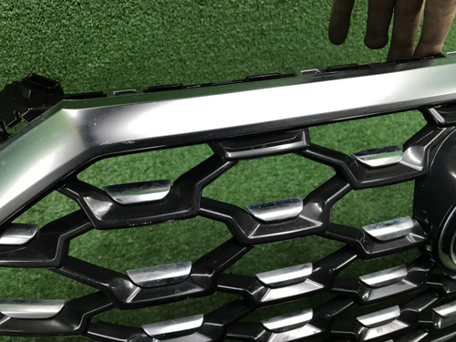 Решетка радиатора Audi Q3 2 (2018-н.в.) S-line