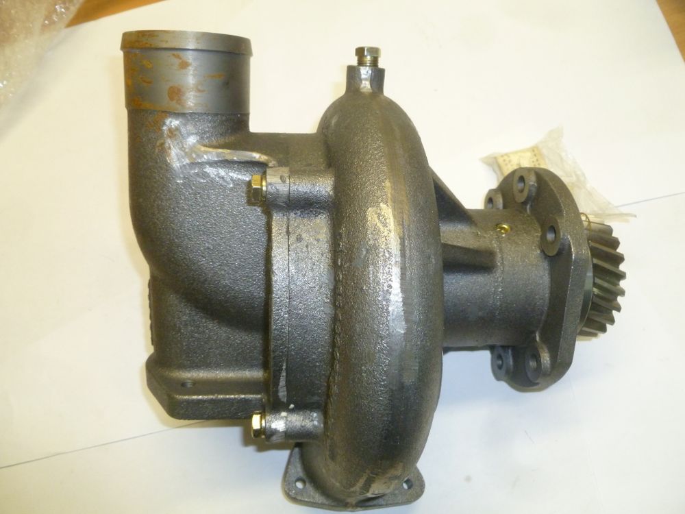 Насос водяной левый SDEC SC25G610D2 TDS 459 12VTE/Water pump, left (S00009383)