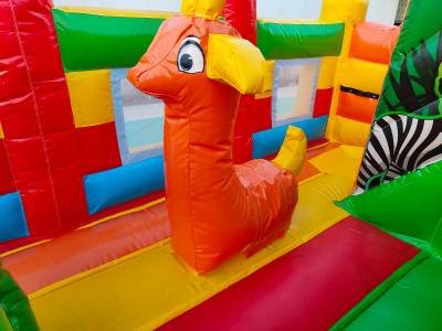 Коммерческий надувной батут «Попугайчики 2» с горкой, 5*4*2,8 м