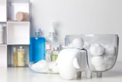 Держатель для ватных дисков Sheep, белый с прозрачной крышкой