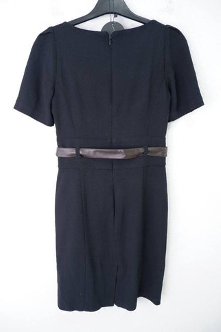 Платье с поясом 42 размер