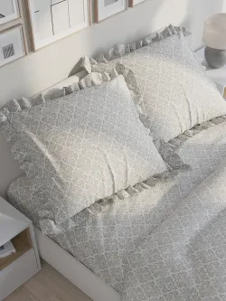 Декоративная наволочка с рюшами, оборками "Классика" 70х70 см, 1 шт, без молнии