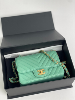 Сумка Chanel Chevron Mini Classic Flap Bag