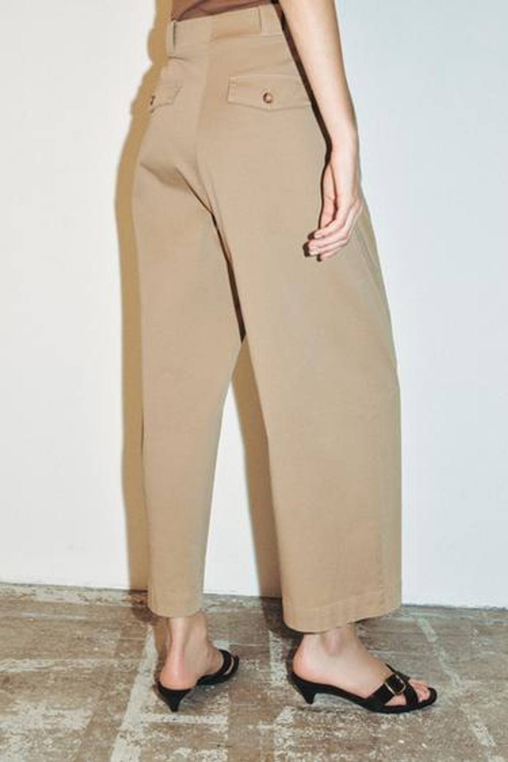 Брюки с расклешенными штанинами - ZARA