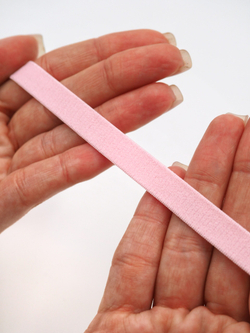 Резинка бретелечная нежно-розовая глянцевая ширина 10 мм