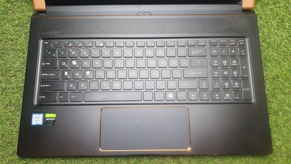 Игровой MSI i7-9/16Gb/RTX 2070 MAX Q 8Gb/240Hz/ GS75 Stealth 9SF-836RU 9s7-17g111-836/Windows 10