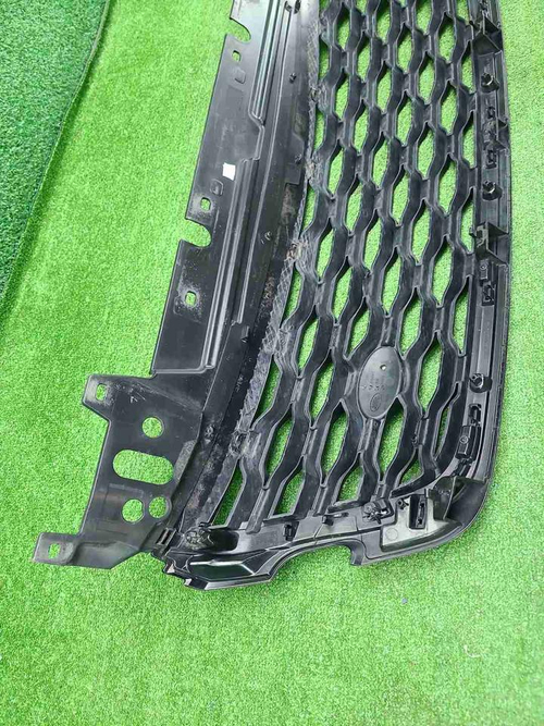 Решетка радиатора Range Rover Velar (2017-2023)