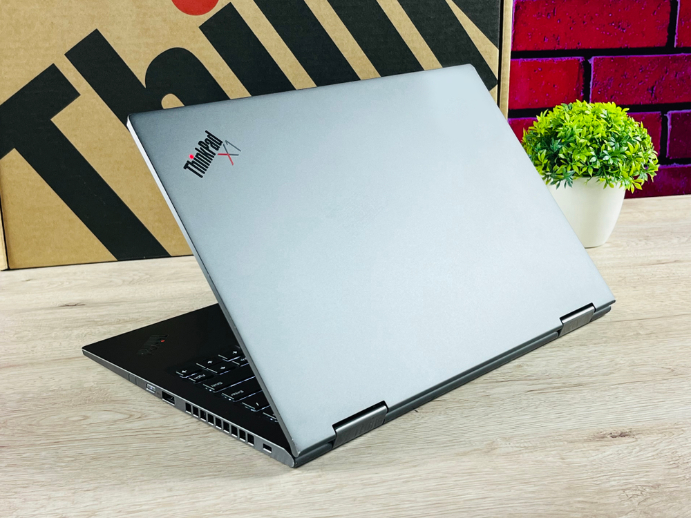 Ноутбук Lenovo ThinkPad X1 Yoga Gen 5 LTE, 14" 2K IPS Touch, Intel Core i7-10610U, Windows 11