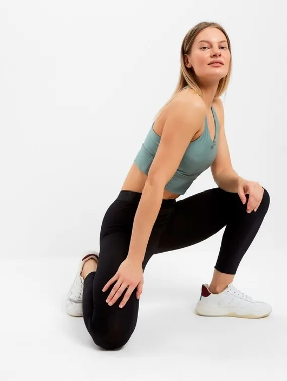 Леггинсы женские спортивные, цвет чёрный, размер 48