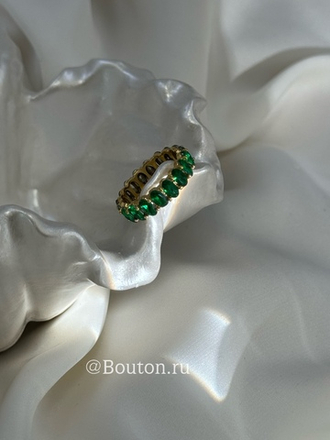 Кольцо золотистое с изумрудными камнями