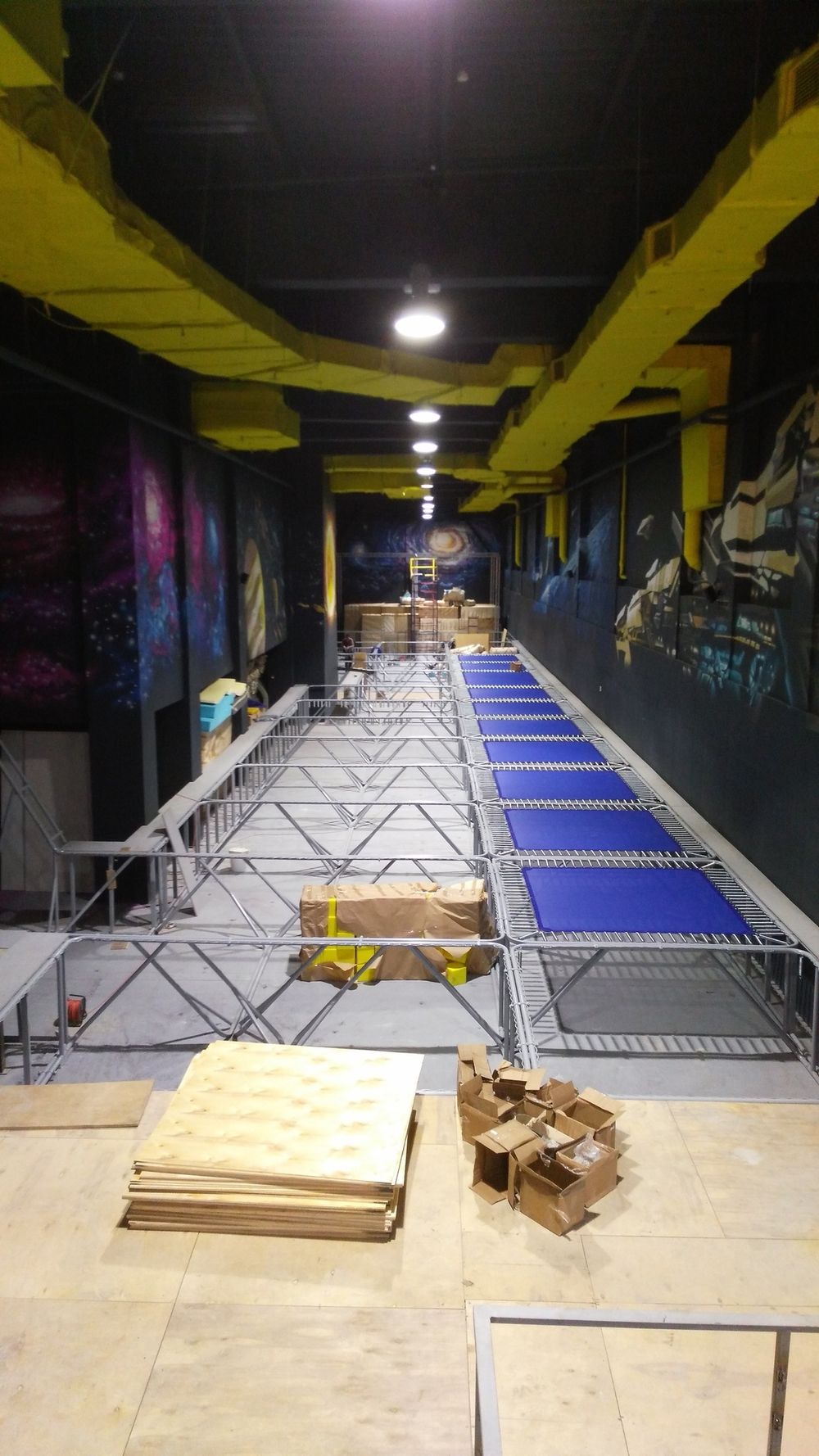 Батутная арена "ЗВЕЗДА" в процессе монтажа