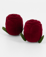 Небольшой футляр-цветок розы для кольца и серёг