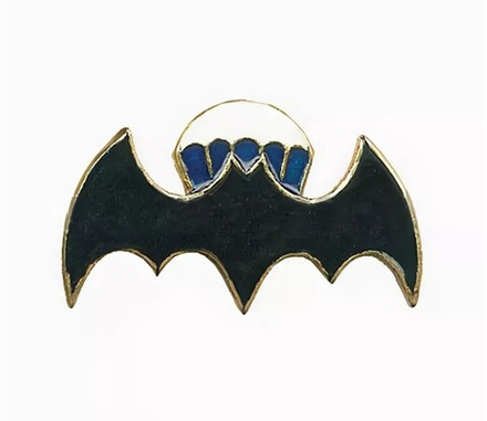 Значок Летучая мышь с парашютом на закрутке