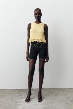 ZARA ТРИКОТАЖНЫЙ ТОП С ВОЛНИСТЫМ НИЗОМ, ЖЕЛТЫЙ