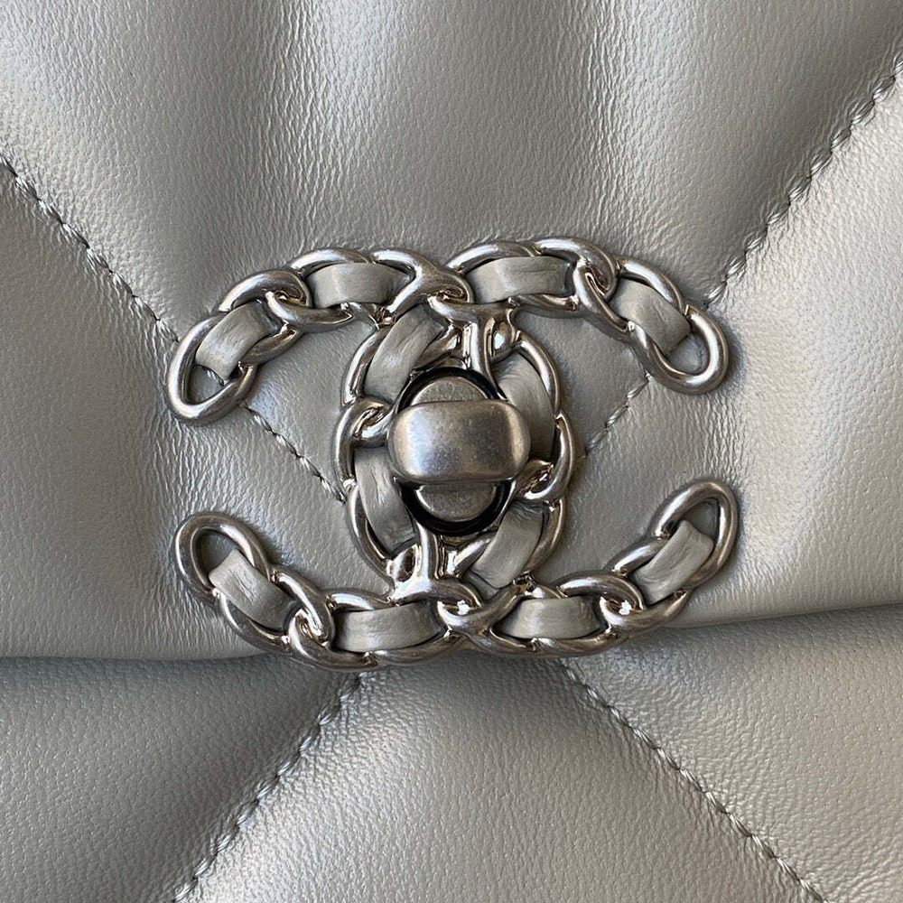 Chanel 19 Large 30 cm