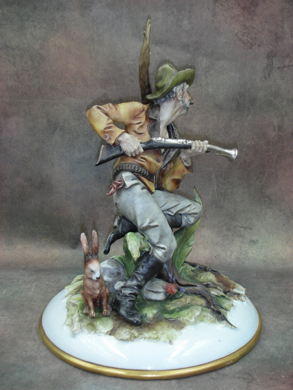 Статуэтка. Фарфор. Охота на зайца. Capodimonte. Италия