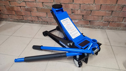 Домкрат подкатной низкопрофильный 3 тонны