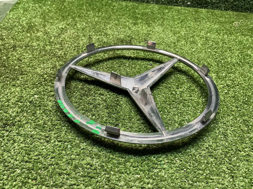 Эмблема решетки радиатора Mercedes E W213 (16-21)