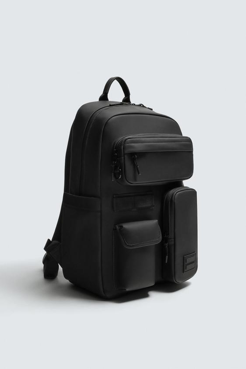 ZARA ПРОРЕЗИНЕННЫЙ РЮКЗАК С КАРМАНАМИ, ЧЕРНЫЙ