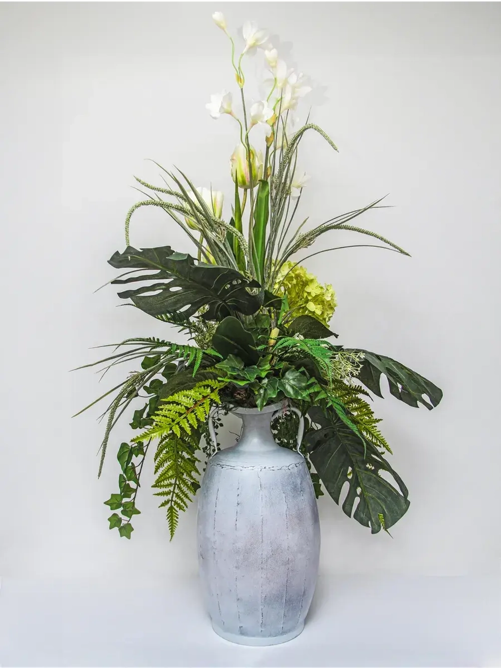 Композиция в напольной вазе "Орхидея"