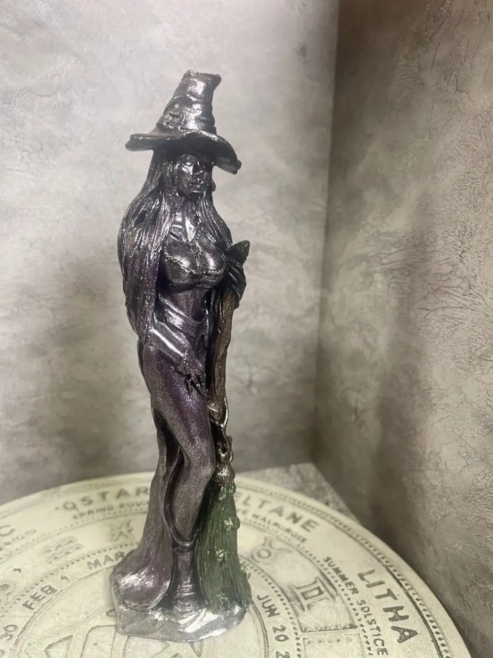 Свеча "Ведьмочка" программная