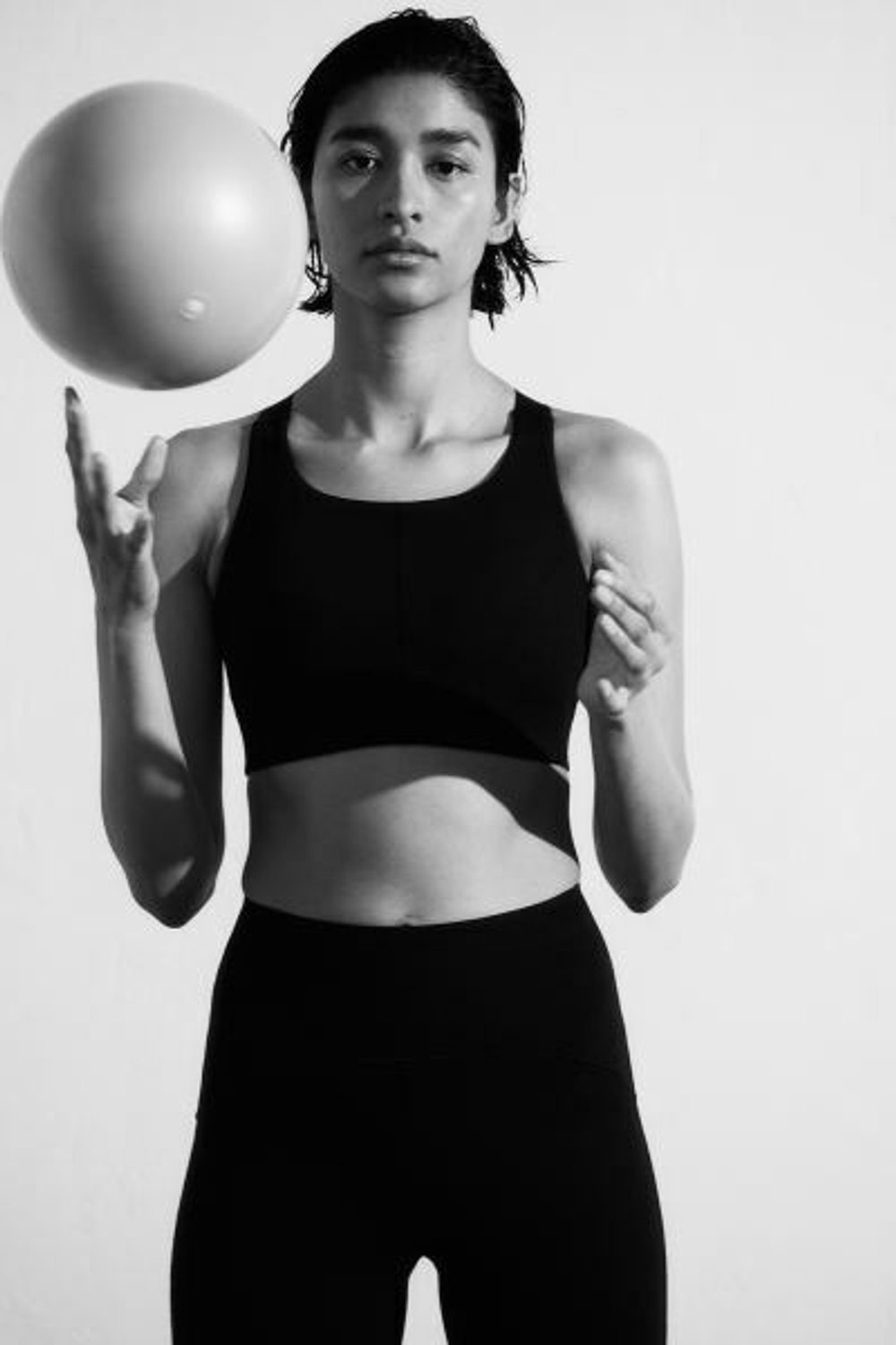 H&M Спортивные легинсы ShapeMove™, черный