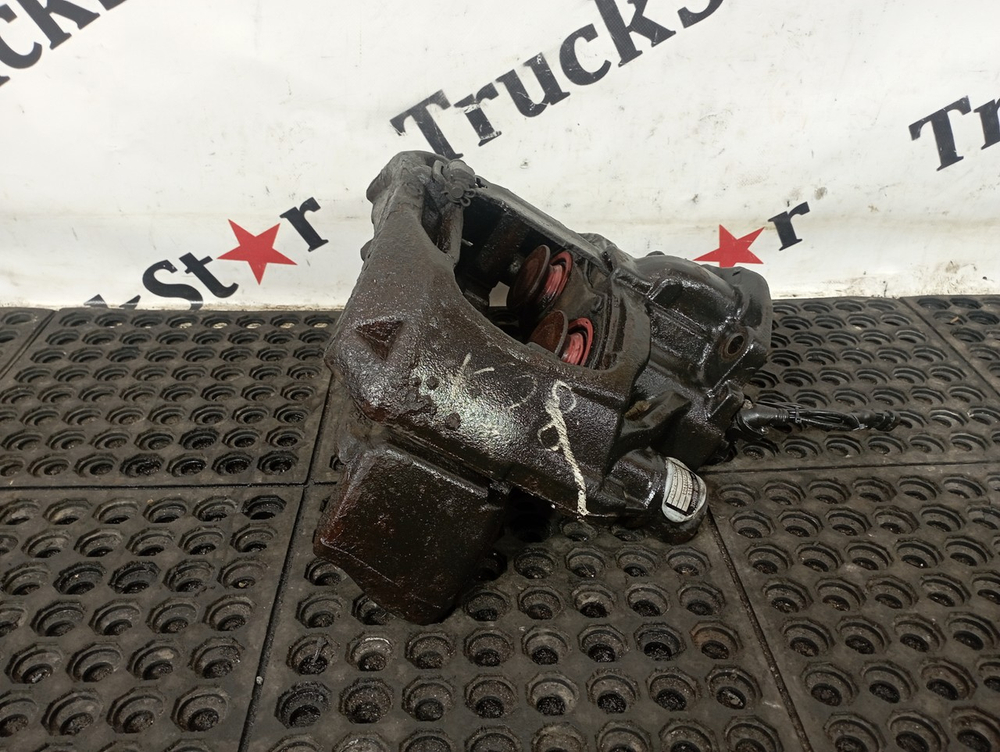 Суппорт передний правый 2017г.