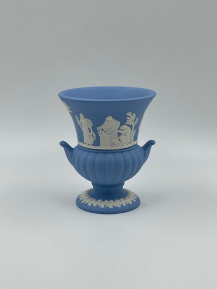 Ваза голубая Wedgwood