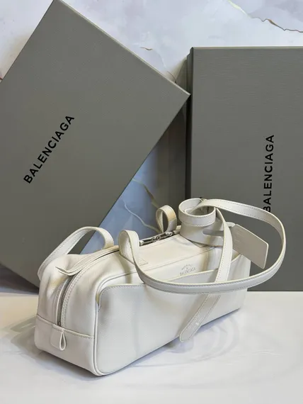 Сумка Balenciaga Carrie
