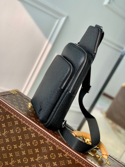 Louis Vuitton Avenue Slingbag