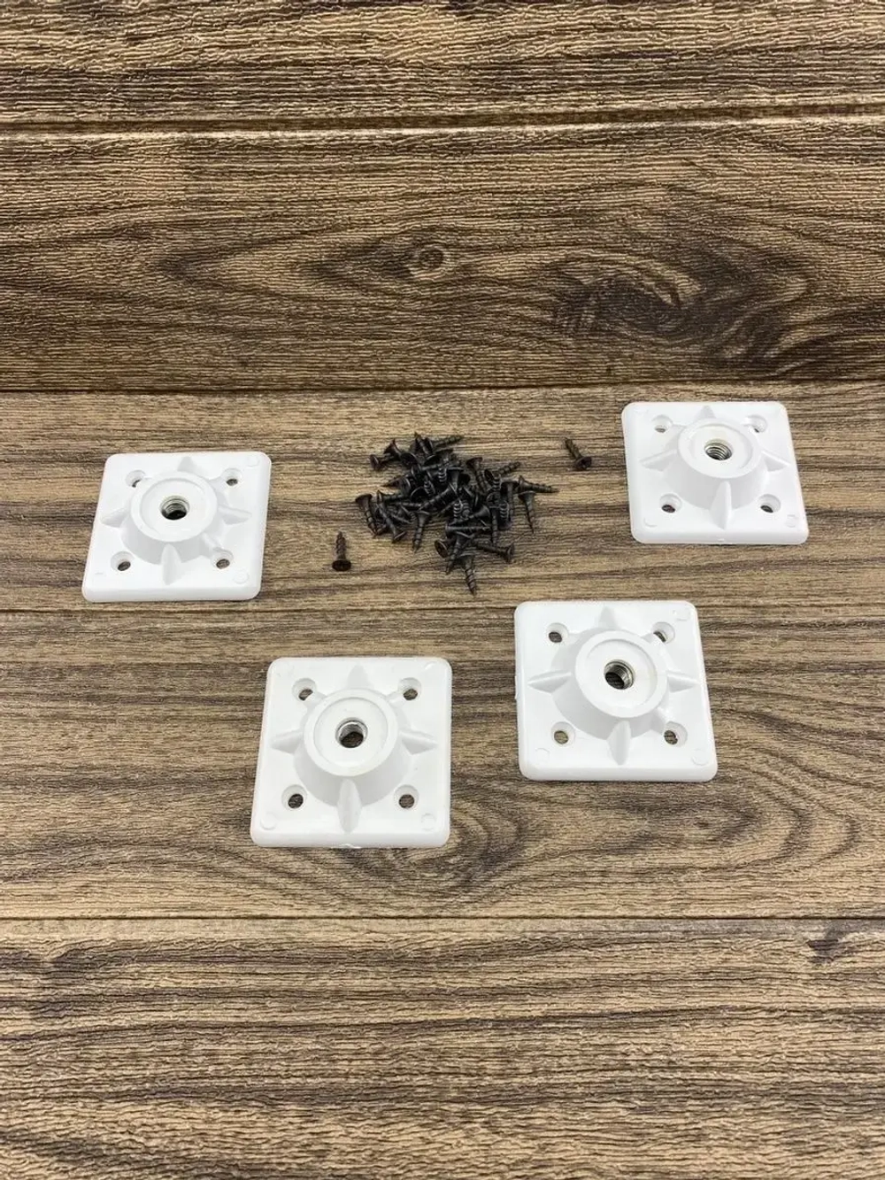 Крепление для ножек стола и стула, пластиковое M8