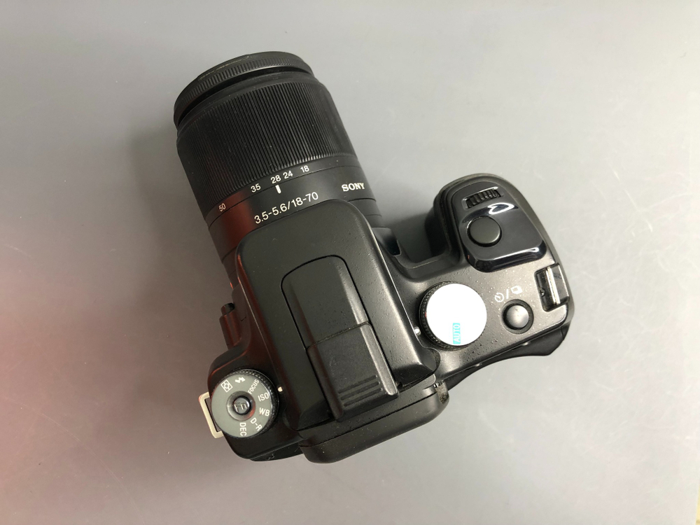 Sony A100 Kit 18-70mm DT 3.5-5.6 Macro