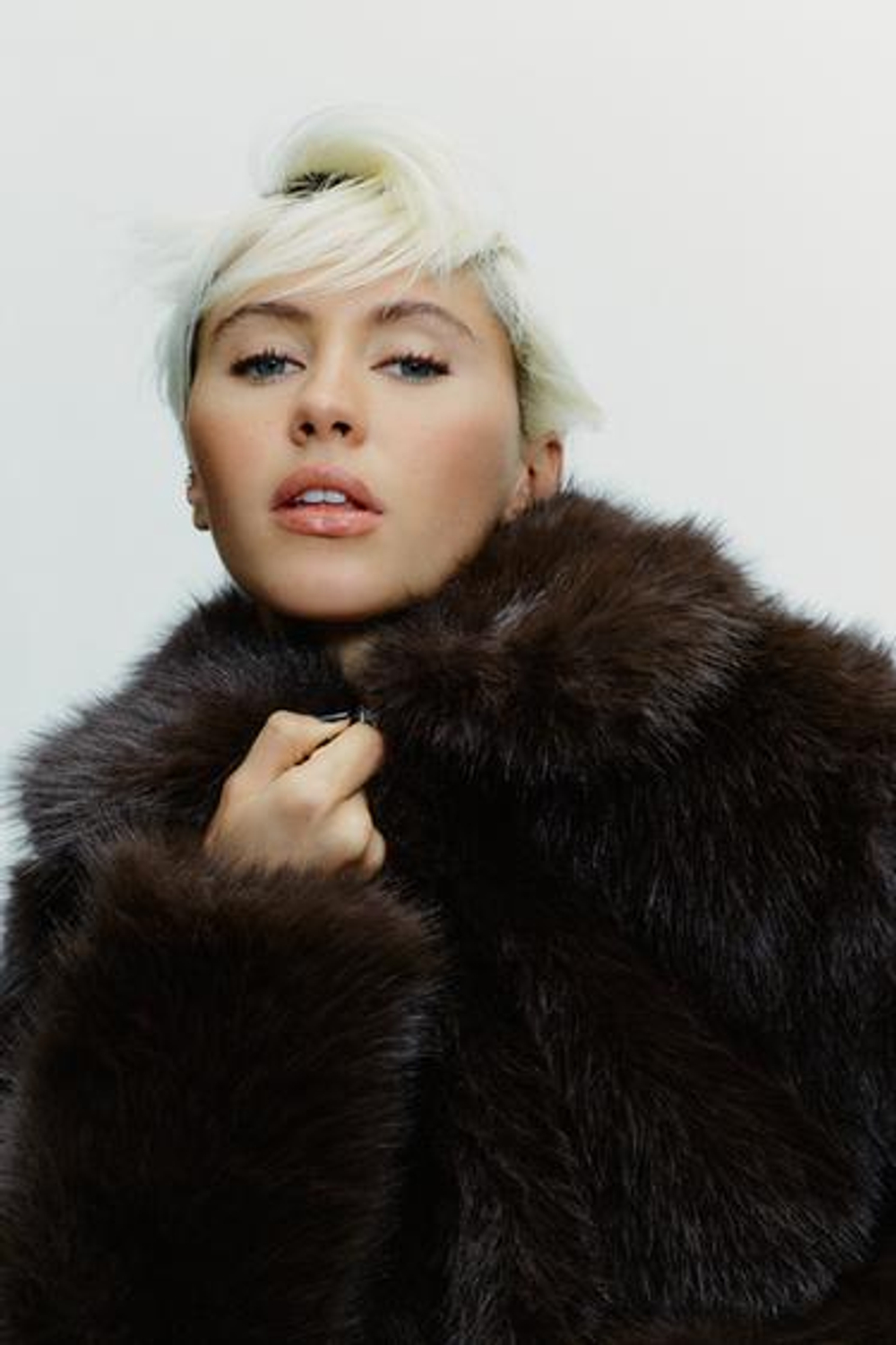 Короткое искусственное меховое пальто - ZARA
