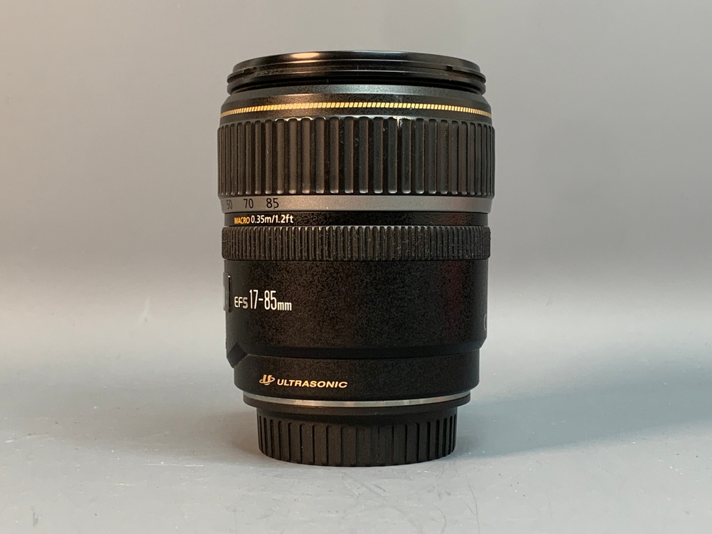 Canon EF-S 17-85mm 4-5.6 IS USM