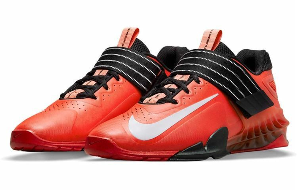 Кроссовки Nike Savaleos