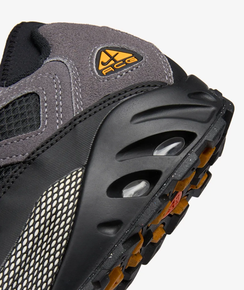Nike ACG Air Exploraid "Black Light Graphite"