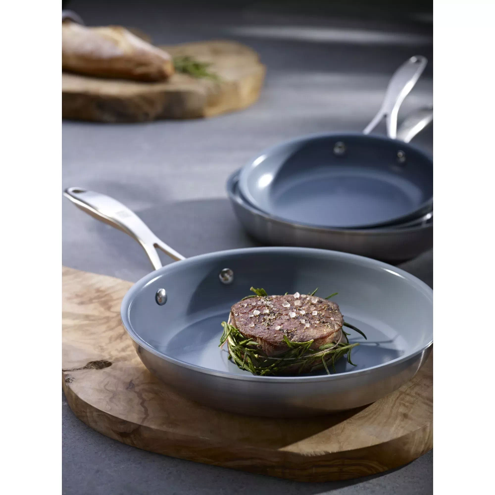 Zwilling - Сковорода Sol, неглубокая, 24 см. / артикул   40189-241-0  / GTIN 4009839301476