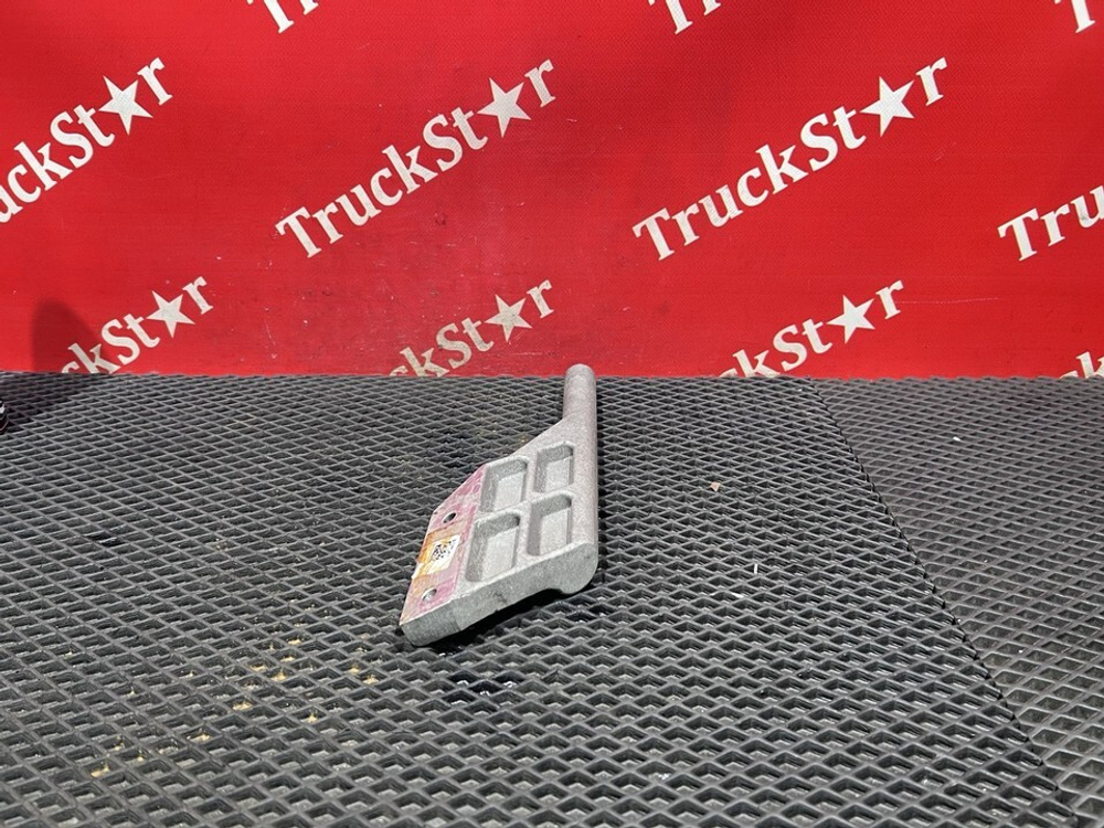 Кронштейн диффузора вентилятора