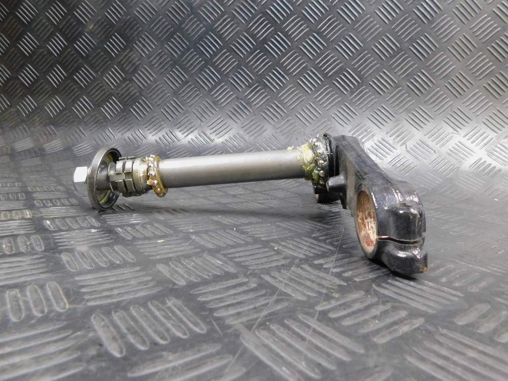 Траверса нижняя Yamaha TDM850 RN03J 2001