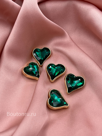 Пуговицы сердце золотистые с зеленым камнем
