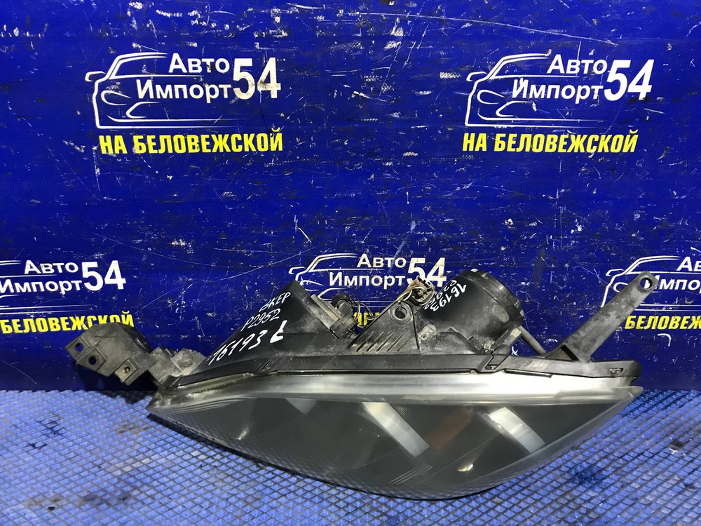 Фара передняя левая MAZDA AXELA 2003-2006