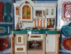 Игровой кухонный набор "Счастливая кухня", с музыкой, светом и посудой, высота 27 см