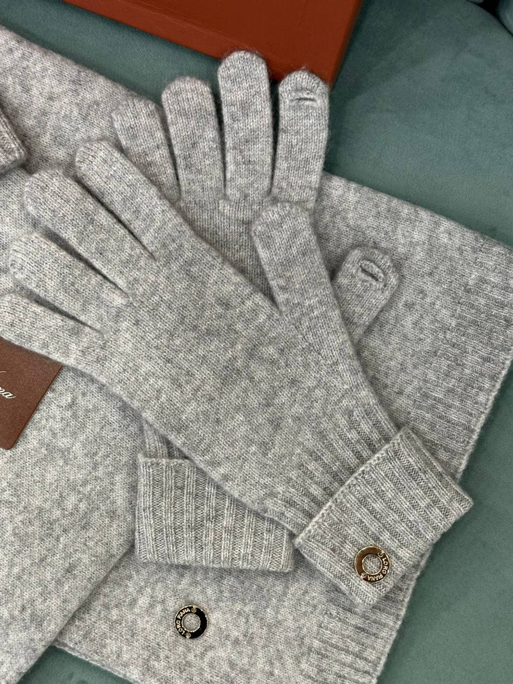 Комплект Loro Piana (шарф + шапка + перчатки)