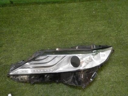 Стекло фары левое Toyota Camry xv70 (2017-2021)