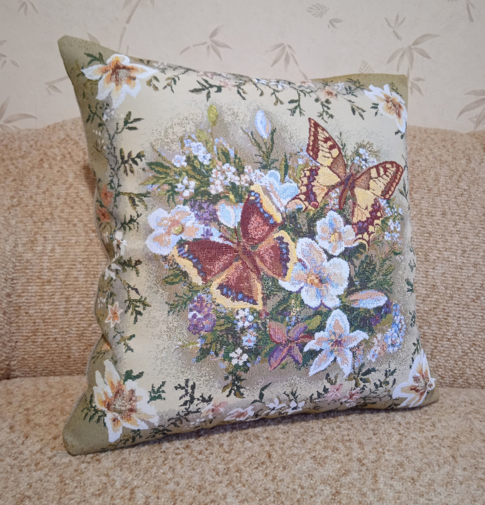 Декоративный гобеленовый чехол Солнечные бабочки 47х47