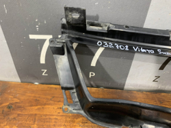 Кронштейн решетки радиатора Suzuki Grand Vitara 2 (JT) 05-15 Б/У Оригинал 7174365J00