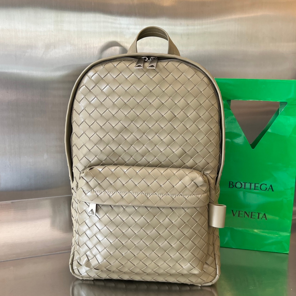 Bottega Veneta Medium Backpack 46 cm