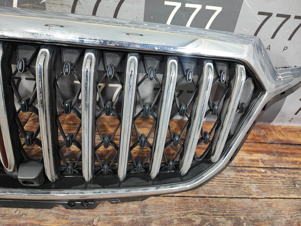 Решетка радиатора Hongqi HS5 19-нв Б/У Оригинал 8401550DD02115