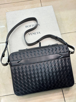 Сумка-мессенджер Bottega Veneta
