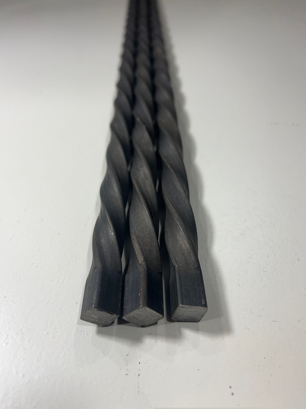 Кованый элемент торсион 1000мм квадрат полнотелый 12х12мм